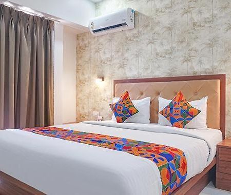 Hotel Dhd Deluxe - New Delhi Railway Station Esterno foto